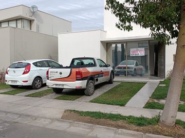 EXCELENTE CASA DISPONIBILIDAD INMEDIATA