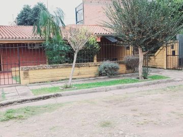 VENTA CASA DE 4 DORMITORIOS EN BAJO LA VIÑA