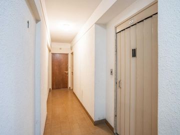 VENTA DEPTO 3 AMB CON PATIO EN COLEGIALES
