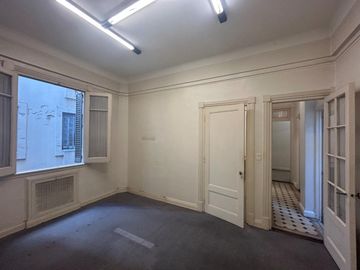 VENDE DEPARTAMENTO DE ESTILO 3 AMB APTO PROF