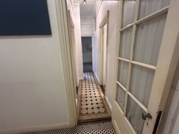 VENDE DEPARTAMENTO DE ESTILO 3 AMB APTO PROF