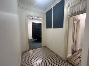 VENDE DEPARTAMENTO DE ESTILO 3 AMB APTO PROF