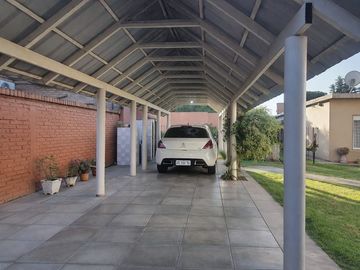 VENTA CASA 4 AMB MORENO CON CASA A REFACCIONAR