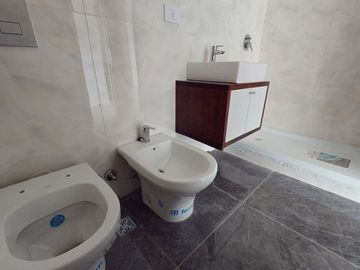 Venta de 2 amb vista balcon-cochera-Avellaneda