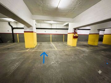 Venta COCHERA cubierta y fija PB Parque Patricios