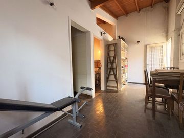 CASA EN VENTA- 4 DORMITORIOS- AVELLANEDA
