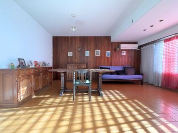 CASA EN VENTA- 4 DORMITORIOS- AVELLANEDA