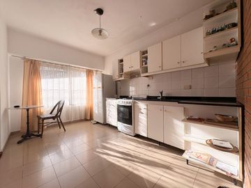 CASA EN VENTA- 4 DORMITORIOS- AVELLANEDA