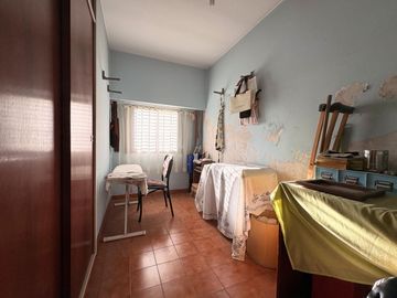 CASA EN VENTA- 4 DORMITORIOS- AVELLANEDA