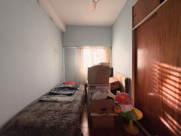CASA EN VENTA- 4 DORMITORIOS- AVELLANEDA