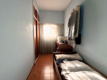 CASA EN VENTA- 4 DORMITORIOS- AVELLANEDA