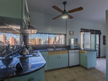 VENTA PENTHOUSE DÚPLEX 4 AMB. C/DEP + 2 GUARDACOCH