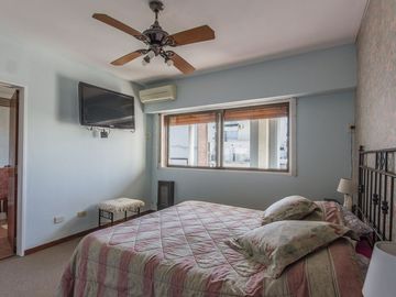 VENTA PENTHOUSE DÚPLEX 4 AMB. C/DEP + 2 GUARDACOCH