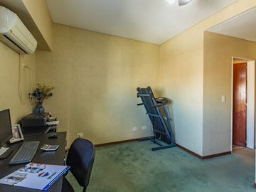 VENTA PENTHOUSE DÚPLEX 4 AMB. C/DEP + 2 GUARDACOCH