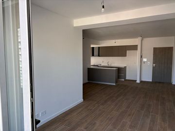 2 Ambientes con Balcón sobre Av. Cabildo Nuñez