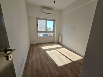 2 Ambientes con Balcón sobre Av. Cabildo Nuñez