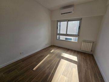 2 Ambientes con Balcón sobre Av. Cabildo Nuñez