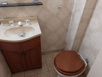 VENTA  DPTO 5 AMB BALCON  LAVAD COCHERA FLORES