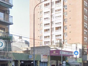 Venta Local, estacionamiento, galería, Flores