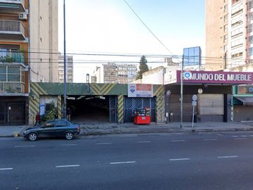 Venta Local, estacionamiento, galería, Flores