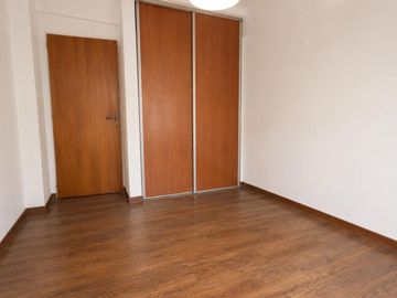 ALQUILER DEPTO 4 AMB QUINCHO Y PATIO  V URQUIZA