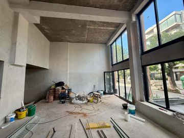VENTA LOCAL A ESTRENAR BRICKHOUSE ITUZAINGO 150M2