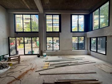 VENTA LOCAL A ESTRENAR BRICKHOUSE ITUZAINGO 150M2