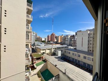 Venta 3 amb. c/cochera, balcón al frente Caballito