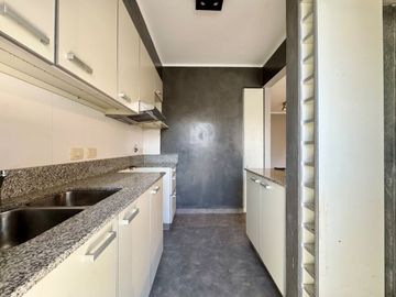Venta 3 amb. c/cochera, balcón al frente Caballito