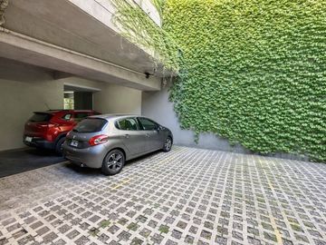 Venta 3 amb. c/cochera, balcón al frente Caballito