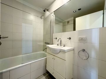 Venta 3 amb. c/cochera, balcón al frente Caballito