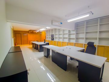 VENTA OFICINA PREMIUM TRIBUNALES  PLAZA LAVALLE