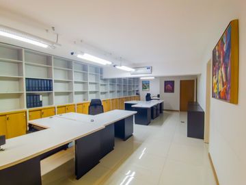 VENTA OFICINA PREMIUM TRIBUNALES  PLAZA LAVALLE