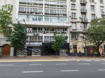 VENTA OFICINA PREMIUM TRIBUNALES  PLAZA LAVALLE