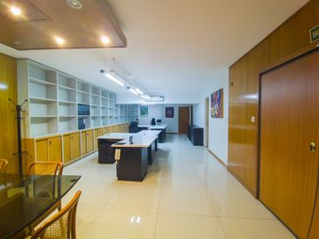 VENTA OFICINA PREMIUM TRIBUNALES  PLAZA LAVALLE