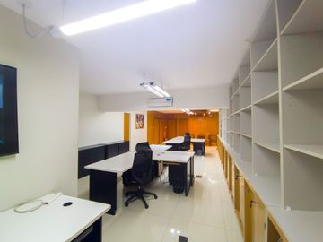 VENTA OFICINA PREMIUM TRIBUNALES  PLAZA LAVALLE