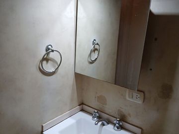 VENTA MICROCENTRO MONOAMBIENTE FRENTE PISO ALTO