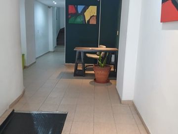 VENTA MICROCENTRO MONOAMBIENTE FRENTE PISO ALTO