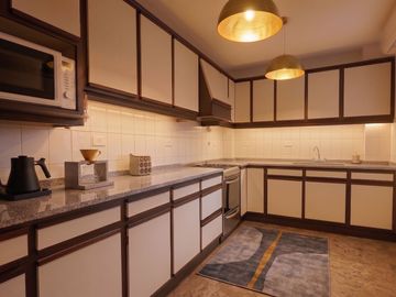 VENTA PISO 5 AMBIENTES Y 3 BALCONES TIPO CASA