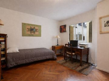 VENTA PISO 5 AMBIENTES Y 3 BALCONES TIPO CASA