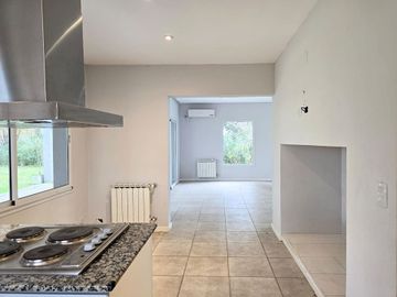 CASA en VENTA 4 AMB con JARDIN PARRILLA SAN MATIAS