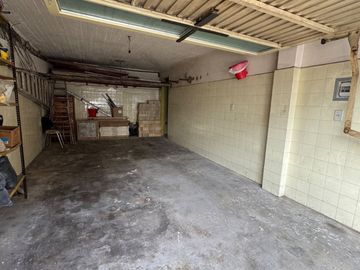 Cochera en Venta en Liniers Privada con Baño