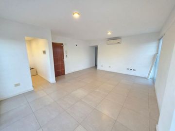 DPTO VENTA 2 AMB  TERRAZA  U$S40.000 y cuotas