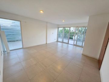 DPTO VENTA 2 AMB  TERRAZA  U$S40.000 y cuotas