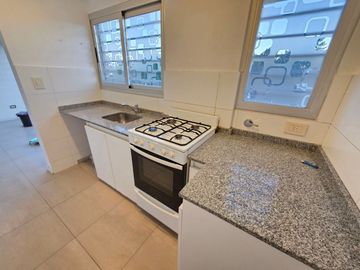 DPTO VENTA 2 AMB  TERRAZA  U$S40.000 y cuotas
