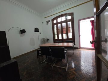 VENTA CASA MULTIFAMILIAR EN FLORES