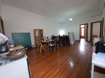 VENTA CASA MULTIFAMILIAR EN FLORES