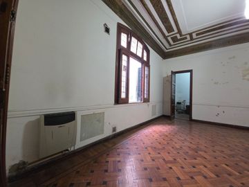 VENTA CASA MULTIFAMILIAR EN FLORES