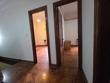 VENTA CASA MULTIFAMILIAR EN FLORES