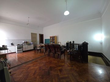 VENTA CASA MULTIFAMILIAR EN FLORES